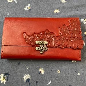 NWT Patricia Nash wallet